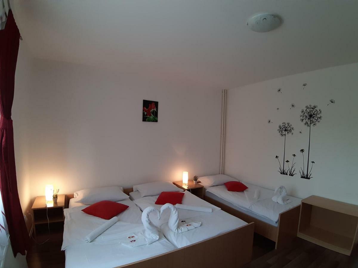 House Naomi Appartement Grabovac  Buitenkant foto
