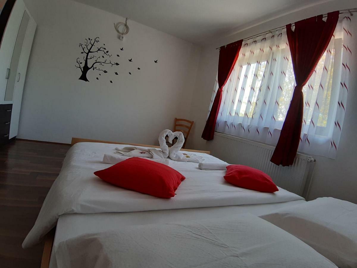 House Naomi Appartement Grabovac  Buitenkant foto